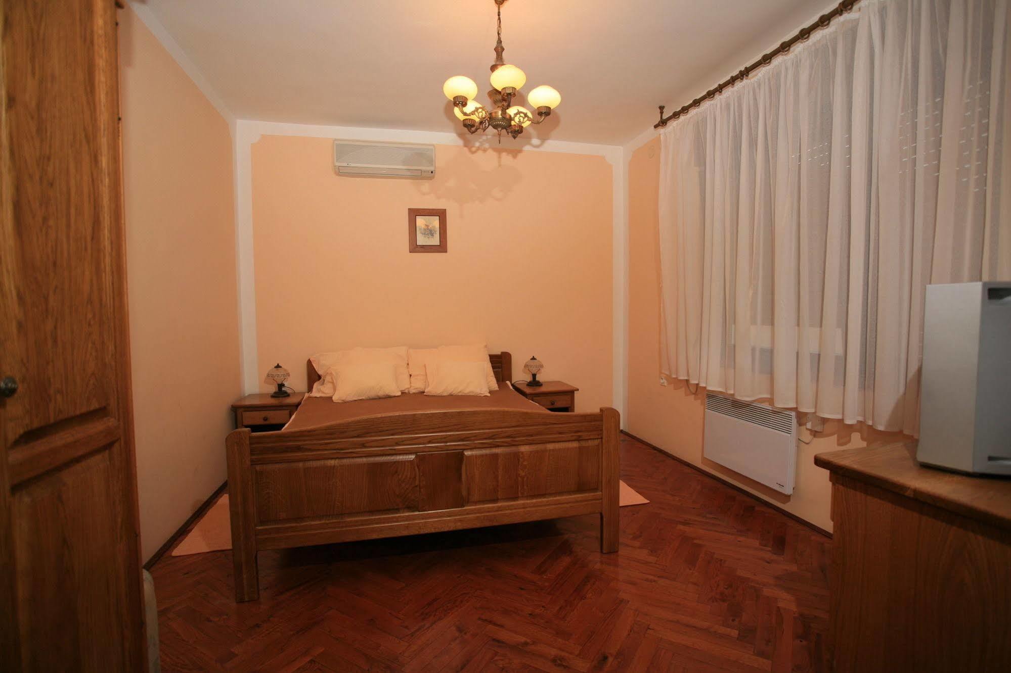 Apartments Vrata Baranje Bilje Exterior photo